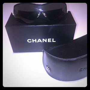 Chanel Sunglasses 🕶 Worn A Handful Of Times.